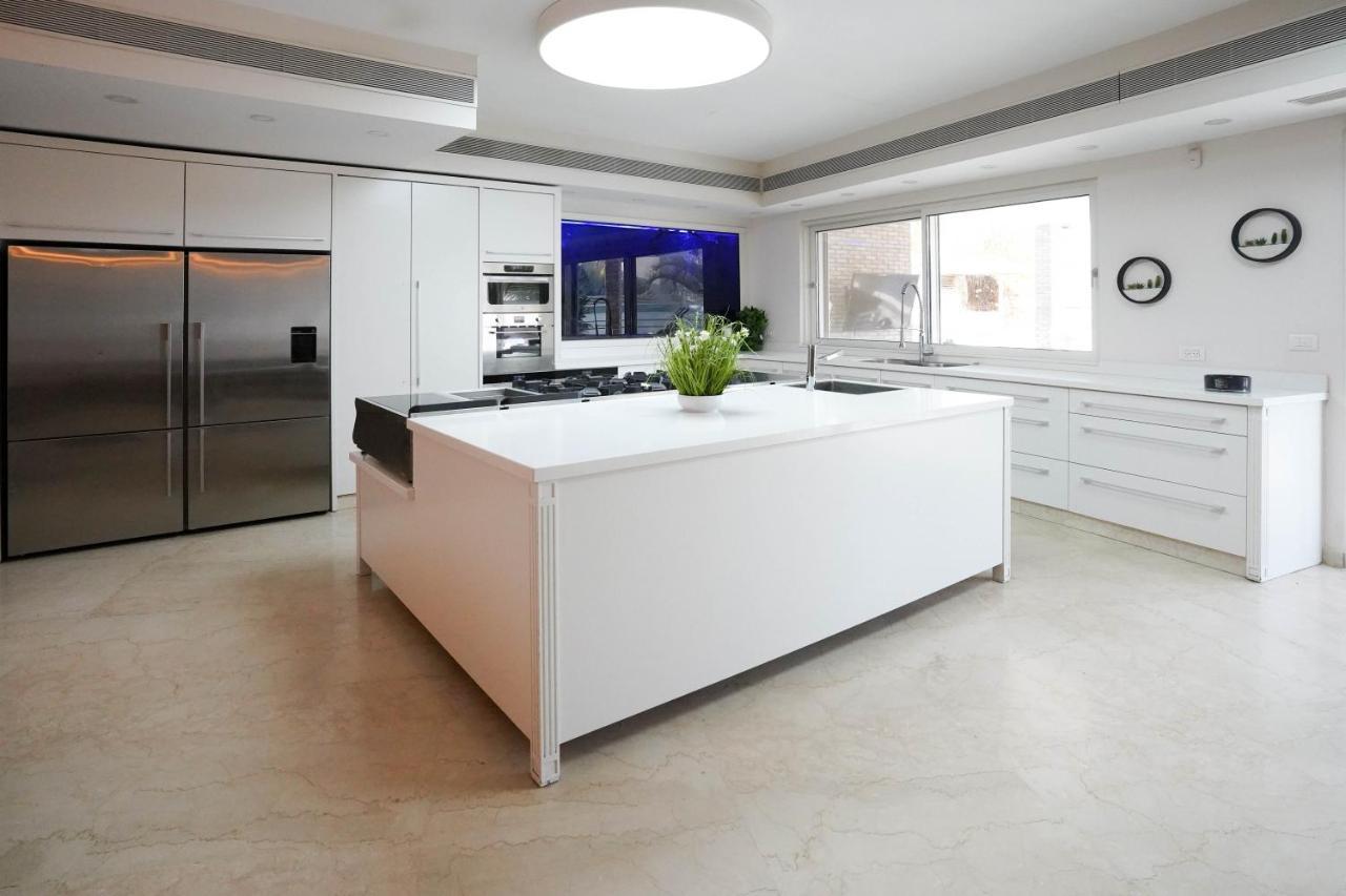Yalarent Enorma Complex With Shared Heated Pool Apartment Eilat Bagian luar foto