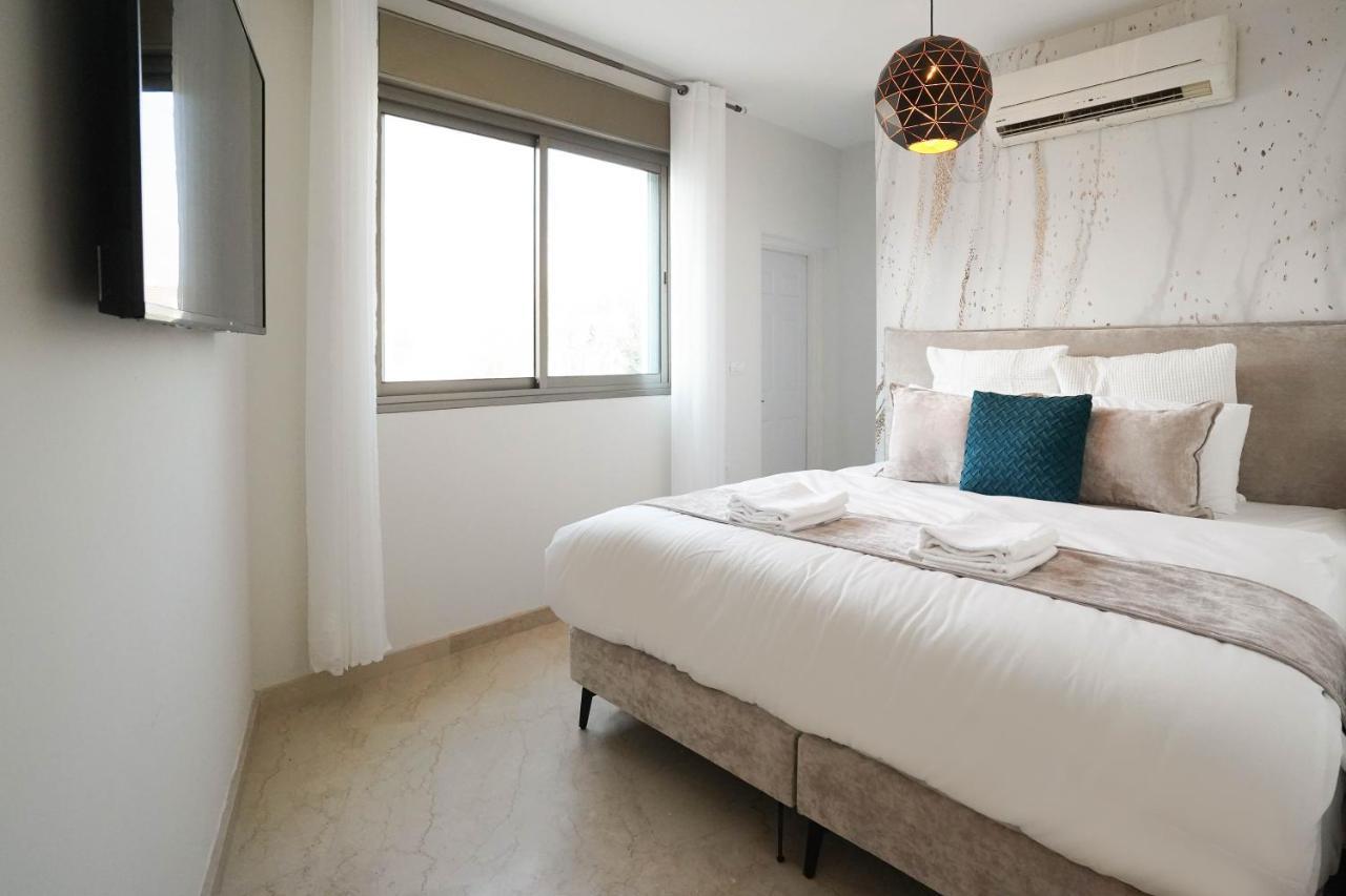 Yalarent Enorma Complex With Shared Heated Pool Apartment Eilat Bagian luar foto